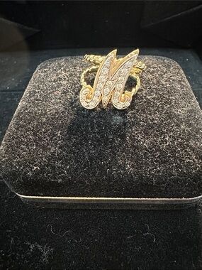 Estate 18K Gold 3D Initial 'M' Ring with .27Ct Diamonds with braided band